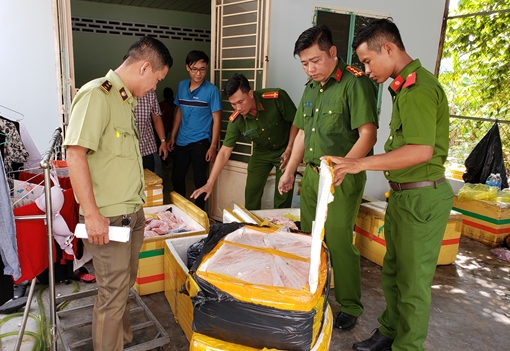 Căn nhà không số "chứa" nửa tấn lòng động vật không rõ nguồn gốc