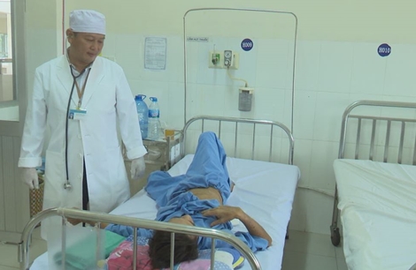 Suýt mất mạng vì nuốt tăm xỉa răng sau chầu nhậu