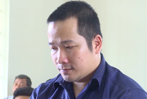 Ném ma tuý vào ca nước phi tang lãnh án 5 năm tù