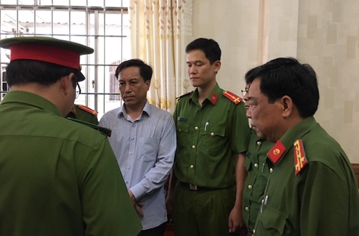 Khởi tố nguyên Chủ tịch, Phó chủ tịch UBND TP Trà Vinh