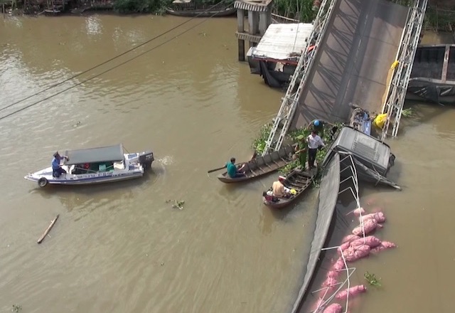 Khởi tố tài xế điều khiển xe tải gây sập cầu Tân Nghĩa