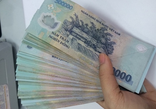 Nữ tiểu thương "thó" tiền đồng nghiệp