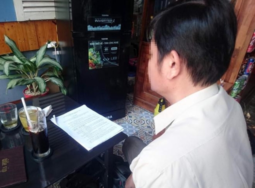 Phó hiệu trưởng lộ ảnh nóng nói không vi phạm kỷ luật