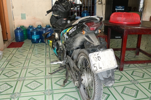 Hai tên trộm chó bỏ lại xe Exciter 150, nhảy sông bỏ trốn