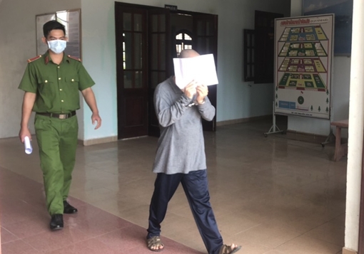 Kẻ hiếp dâm trẻ em lãnh án 6 năm tù