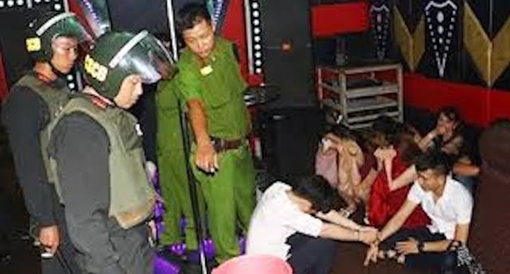 Vĩnh Long đóng cửa các cơ sở kinh doanh dịch vụ công cộng