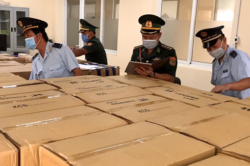 Chủ quầy thuốc bị phạt 25 triệu vì trục lợi từ việc bán khẩu trang