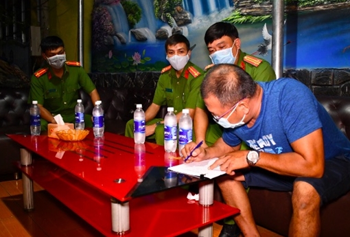 Công an Trà Vinh tăng cường thực hiện cao điểm phòng, chống dịch COVID-19