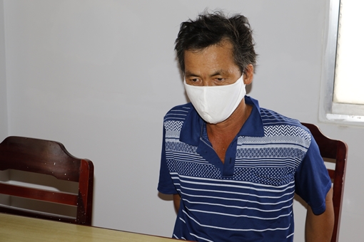 Truy tố kẻ không đeo khẩu trang, đánh công an