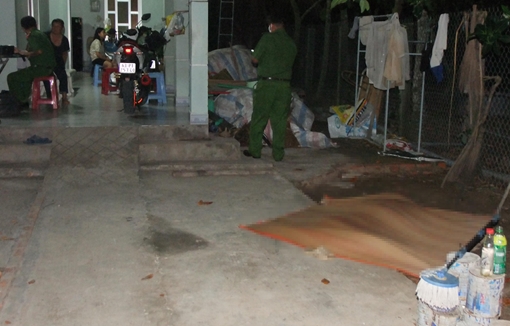 Nghịch tử đâm cha ruột tử vong