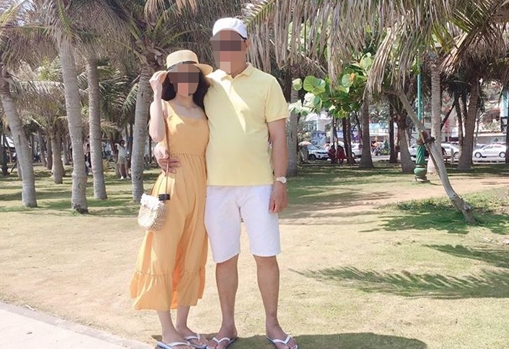 Thầy giáo đính hôn với học trò cũ bị cho thôi việc