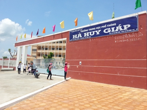 Học sinh bất ngờ nhảy lầu dẫn đến tử vong