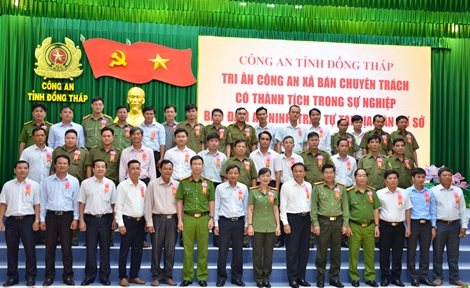 Công an tỉnh Đồng Tháp gặp mặt tri ân Công an xã