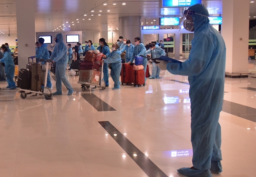 Nữ hành khách trở về từ Philippine có kết quả dương tính SARS-CoV-2
