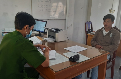 Thiếu phụ bị chém đứt lìa chóp mũi khi đang ở trong nhà