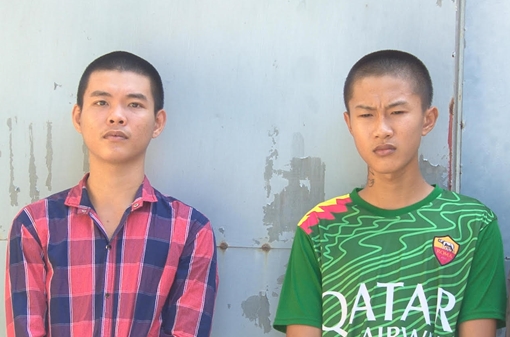 Rủ nhau mang dao đi chém người cướp xe máy bán lấy tiền ăn nhậu