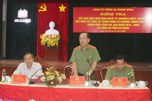 Thứ trưởng Nguyễn Văn Thành kiểm tra công tác tại An Giang