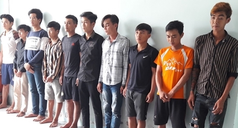 Tạm giữ nhóm thanh niên đánh hai cán bộ Công an xã