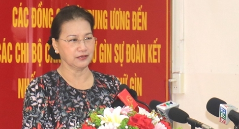 Chủ tịch Quốc hội tiếp xúc cử tri tại Cái Răng
