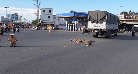 Bắt giam tài xế tông 3 người tử vong