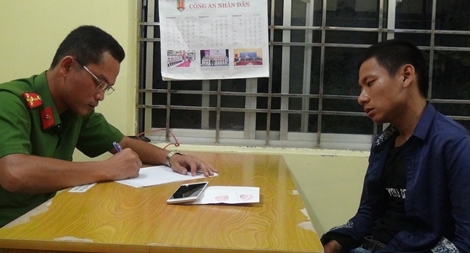 Đánh chủ tiệm thuốc tây khi bị bắt quả tang trộm tiền