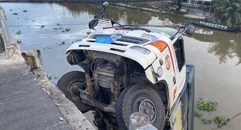 Khởi tố tài xế chở hàng quá tải gây sập cầu Thiên Hộ