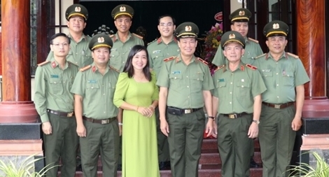 Thứ trưởng Lê Tấn Tới thăm và làm việc tại Vĩnh Long