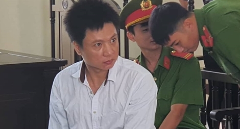 Lãnh án vì vận chuyển trái phép 11 sừng tê giác