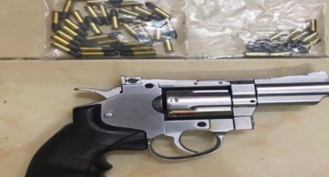 Mua súng phòng thân trong thời gian trốn truy nã