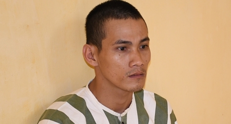 Dùng ná bắn đạn bi sắt vào cảnh sát