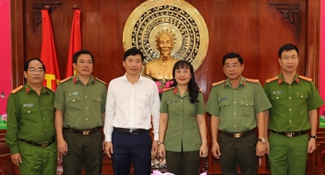 Chủ tịch UBND tỉnh chúc tết Công an Đồng Tháp