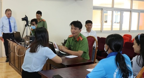 Nỗ lực đẩy nhanh tiến độ cấp CCCD gắn chip điện tử