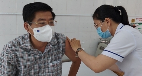 Công an tỉnh Đồng Tháp tổ chức tiêm vaccine cho cán bộ chiến sĩ