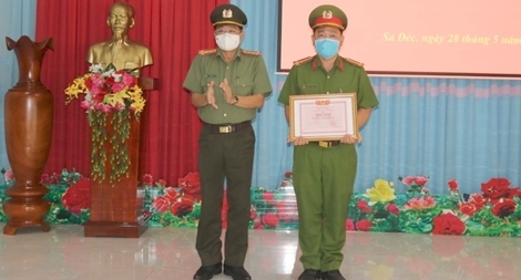 Công an tỉnh Đồng Tháp trao khen vụ bắt trộm 1,7 tỷ đồng