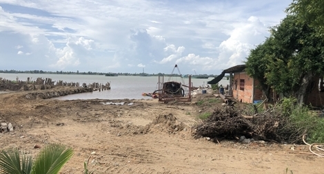 Thuê đất nuôi trồng thủy sản rồi tự ý khai thác khoáng sản