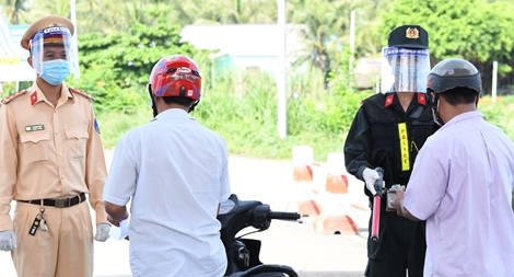 Đình chỉ công tác Phó giám đốc Trung tâm Y tế Cầu Kè vì chậm chống dịch