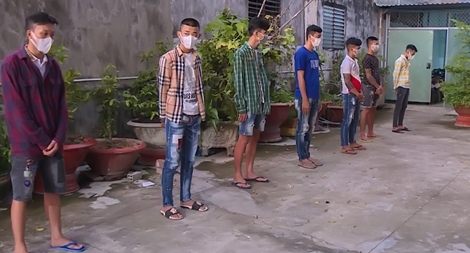 Vĩnh Long - Đồng Tháp: Xử phạt hàng loạt người vi phạm chống dịch