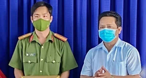 Khen thưởng Công an xã Bình Hòa Phước lập thành tích bắt ma túy