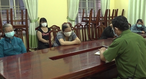 Tụ tập chuẩn bị đánh bạc, 6 phụ nữ bị phạt 90 triệu đồng