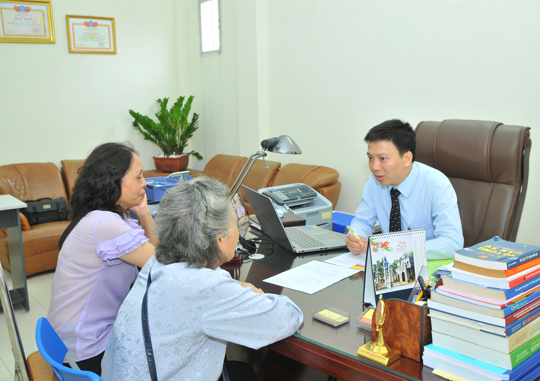 Công ty luật tư vấn miễn phí cho người dân trong 3 ngày