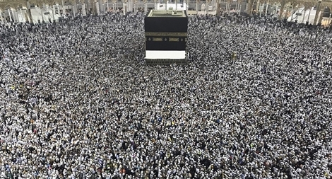Phát ngợp cảnh tượng hàng triệu người đổ về thánh địa Mecca hành hương
