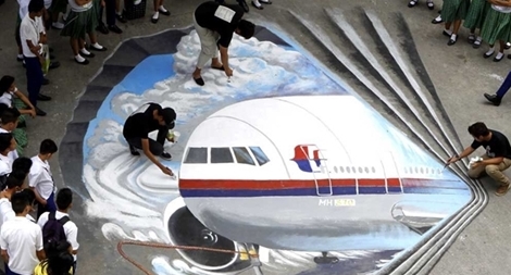Vụ MH-370: Loé tia hi vọng mong manh cho gia đình các nạn nhân