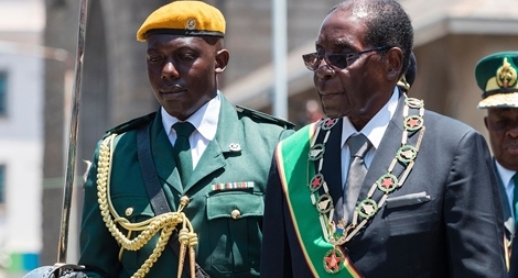 Tổng thống Zimbabwe quyết không từ chức dù bị giam lỏng