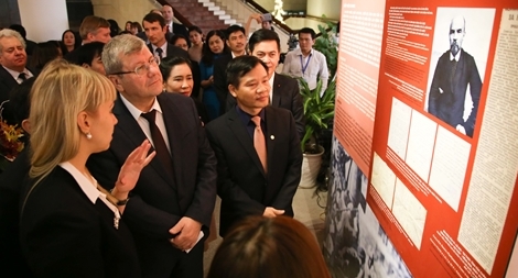 Ảnh hưởng của Cách mạng Tháng Mười Nga tới Cách mạng Việt Nam