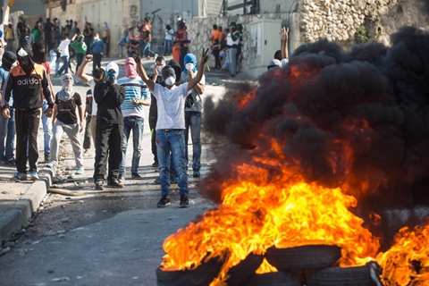 Bạo lực đã bùng nổ ở Jerusalem giữa người Palestine và Israel