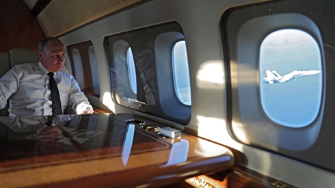 Tổng thống Putin cám ơn lòng dũng cảm của phi công Su-30 hộ tống ở Syria