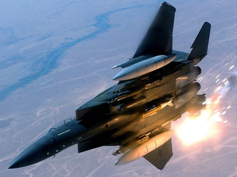 Lộ video F-15 do Mỹ sản xuất bị phiến quân Yemen bắn rụng