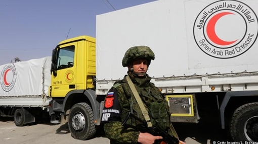 Hàng cứu trợ tới tay người dân Đông Ghouta sau 2 tuần bế tắc