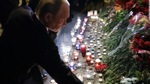 Tổng thống Nga Putin bay xuyên đêm tới hiện trường vụ cháy khiến 64 người chết