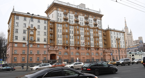 Nga lên Twitter hỏi người dùng cách đáp trả Mỹ vụ trục xuất 60 nhà ngoại giao